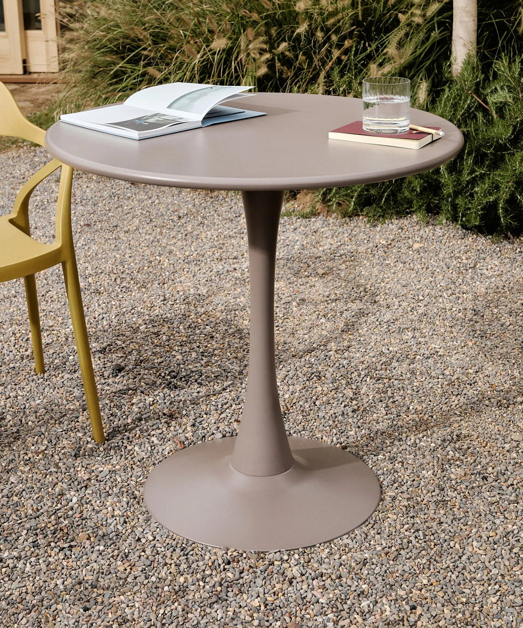 Table ronde Tulia en métal et fibre de verre (80 cm)