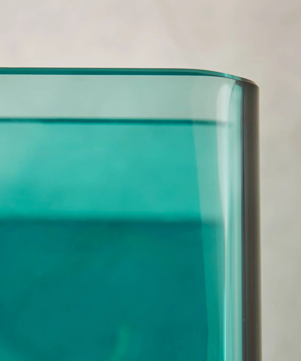Table d’appoint en verre trempé Saura