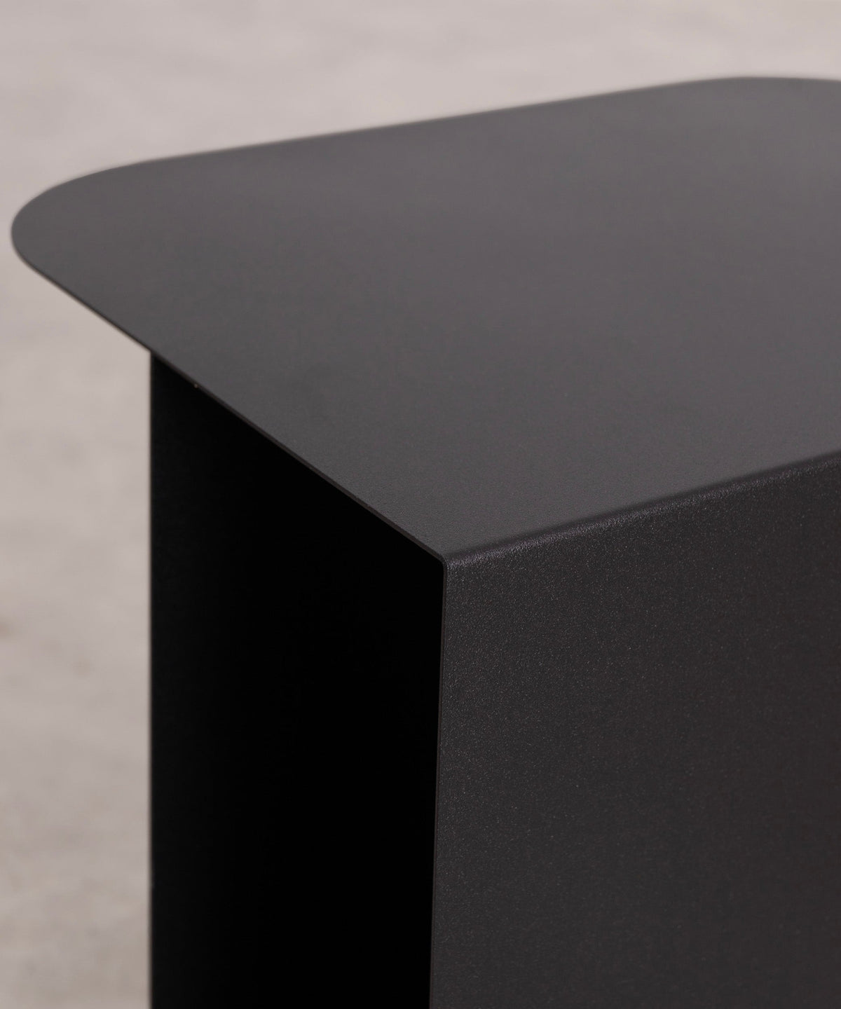 Table d’appoint en métal Dama (40x30x40 cm)