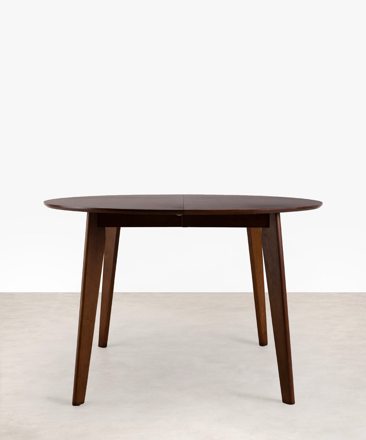 Table à manger ronde extensible en bois Gala Walnut (120–150 cm)