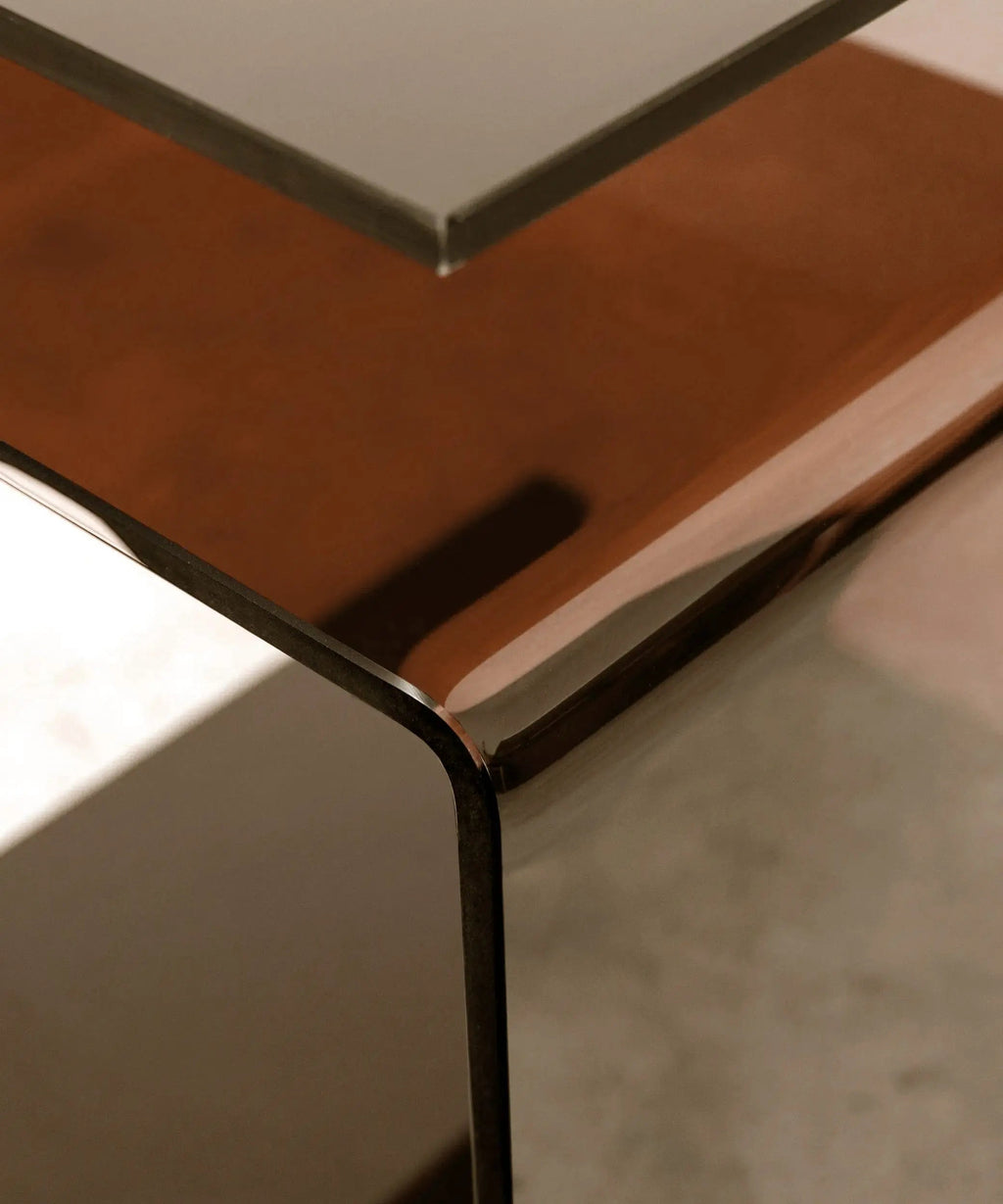 Table d’appoint en verre trempé Saura