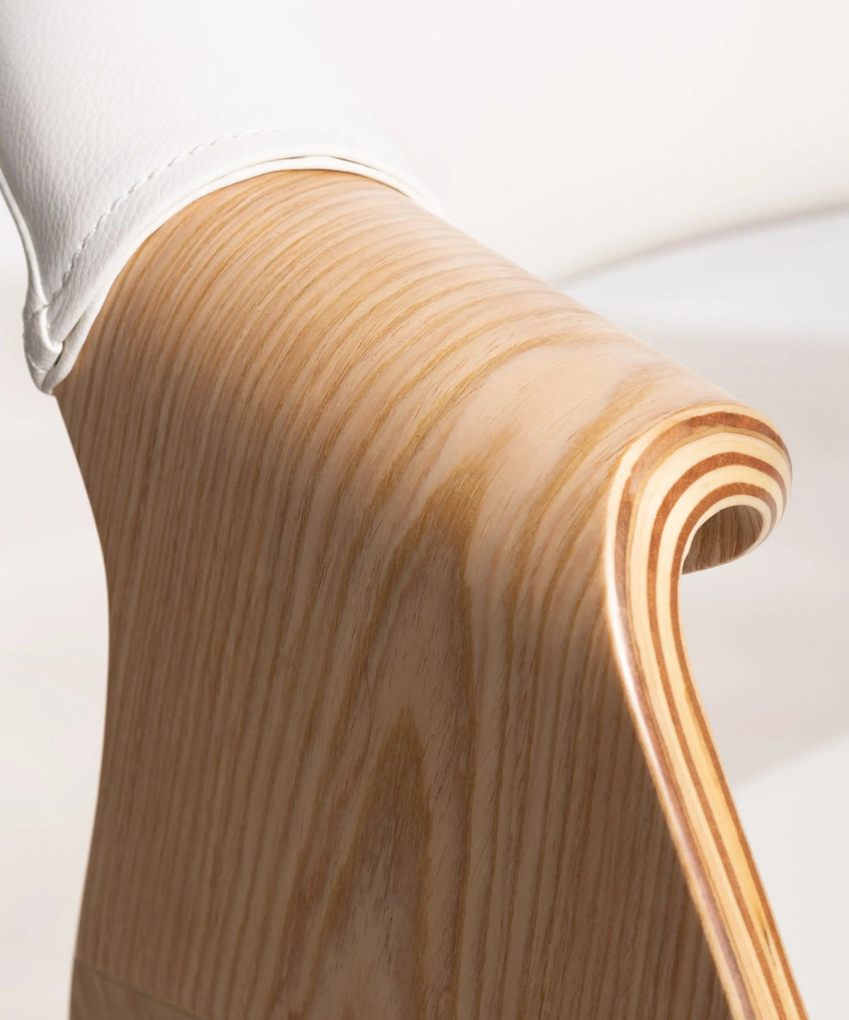 Chaise de salle à manger en bois et similicuir Binsa