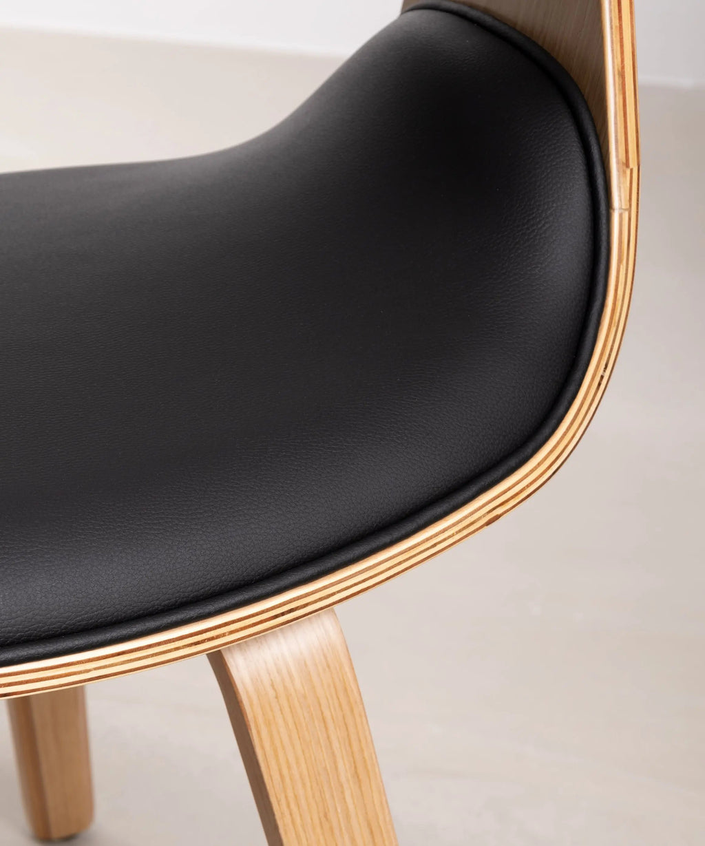 Chaise de salle à manger en bois et similicuir Binsa