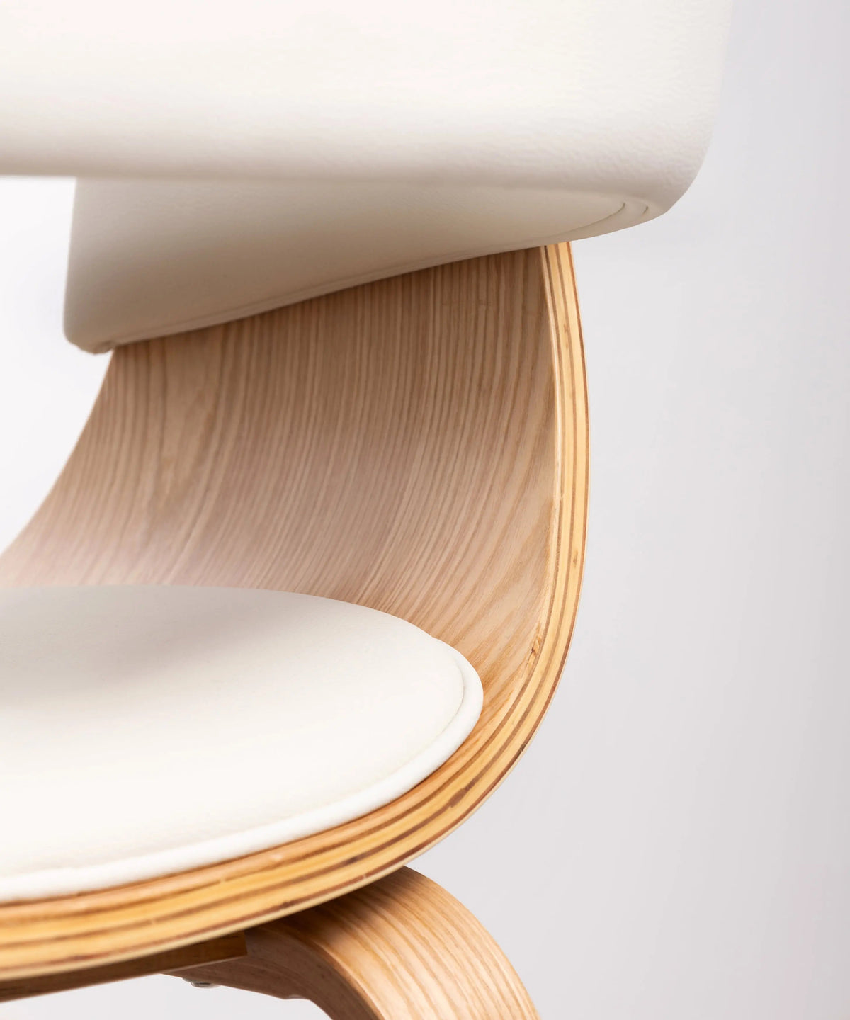 Chaise de salle à manger en bois et similicuir Beckett