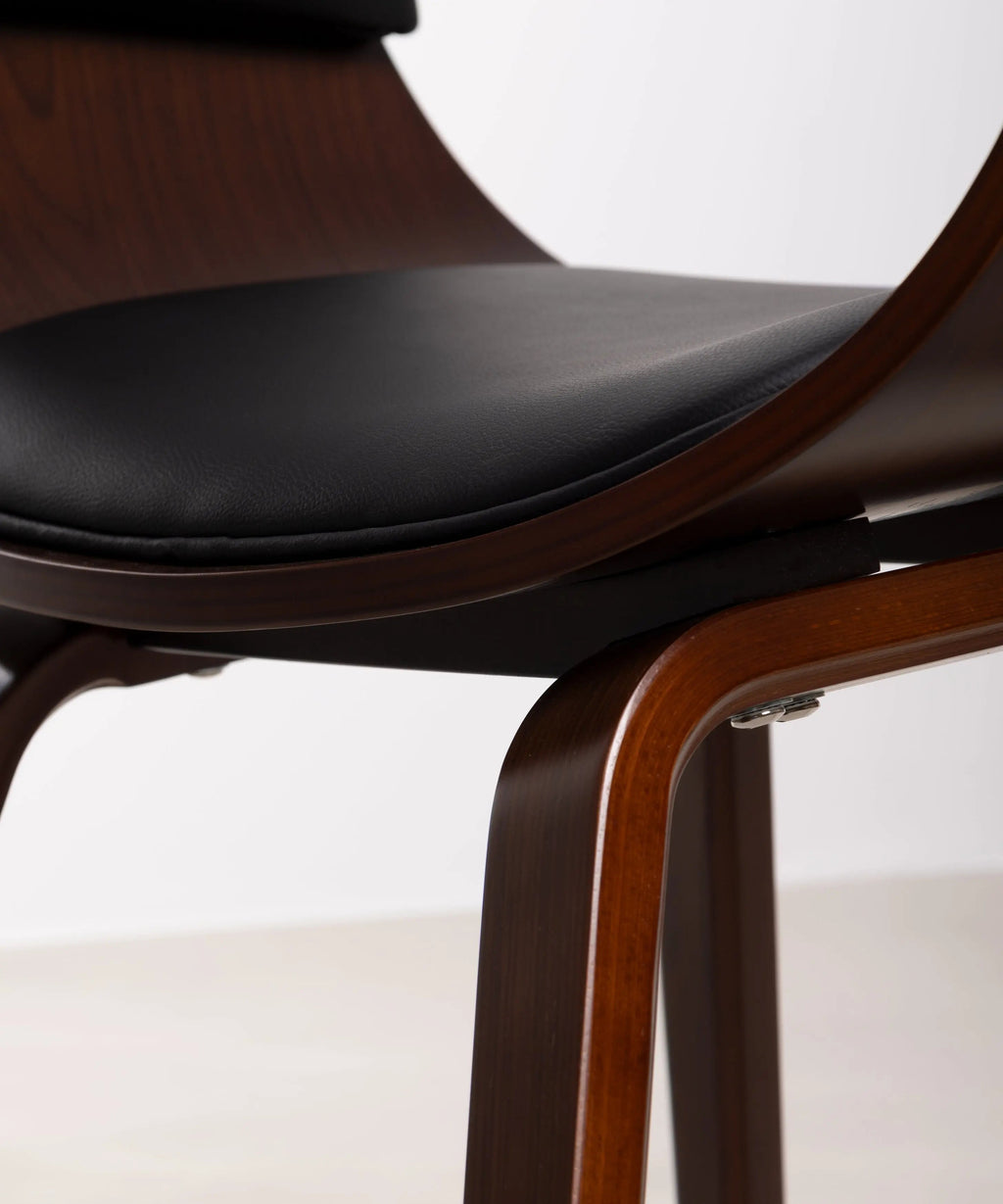 Chaise de salle à manger en bois et similicuir Beckett
