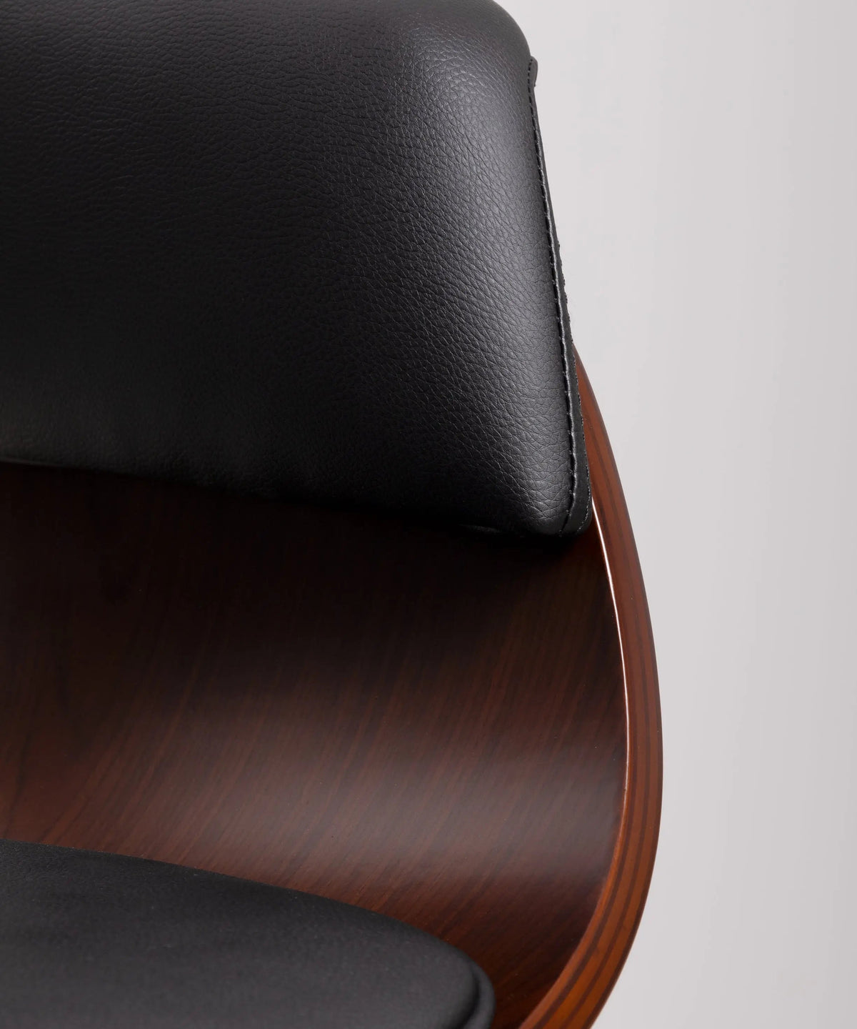 Chaise de salle à manger en bois et similicuir Beckett