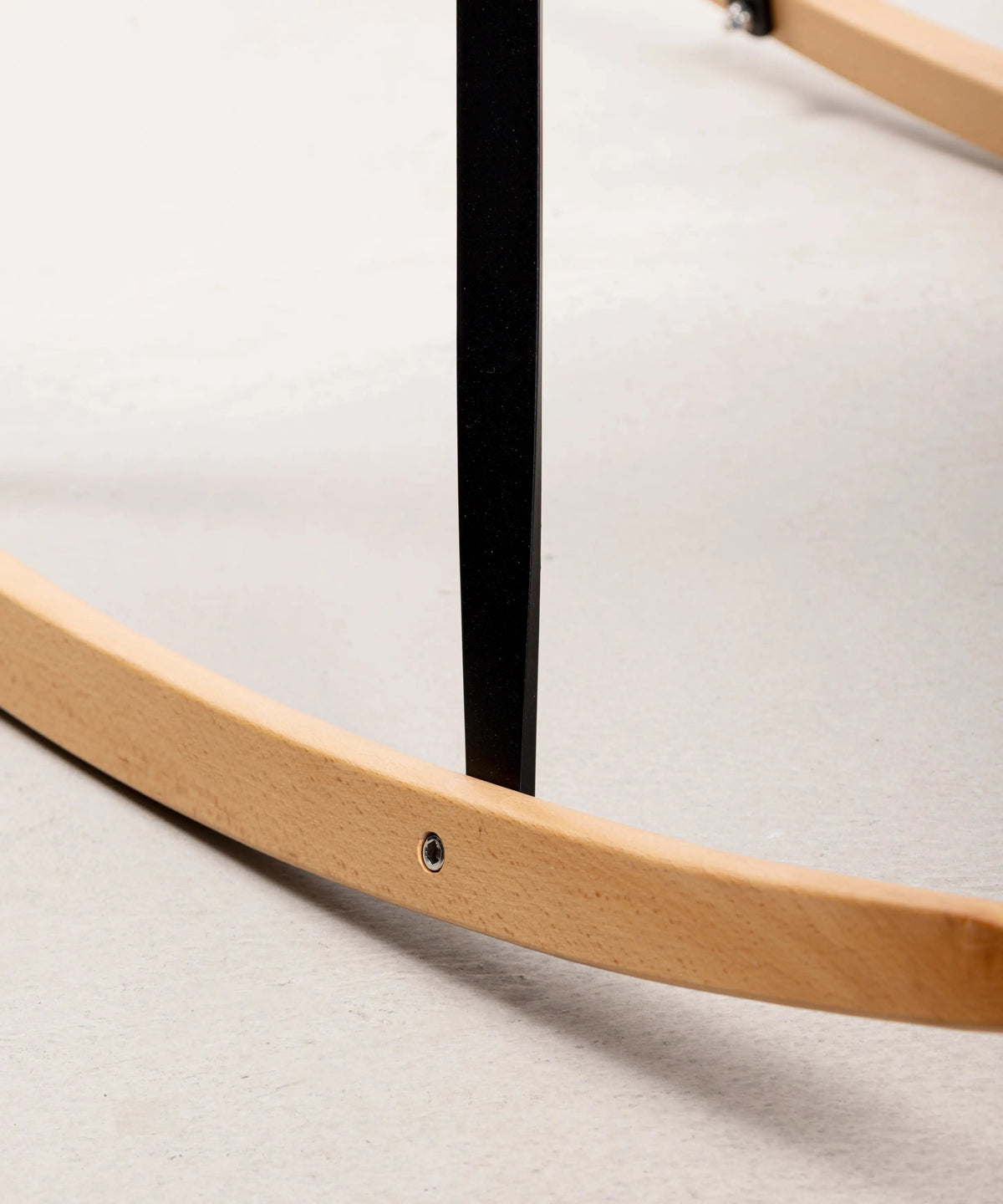 Fauteuil à bascule en polypropylène et bois Elon Arms - Balançoire