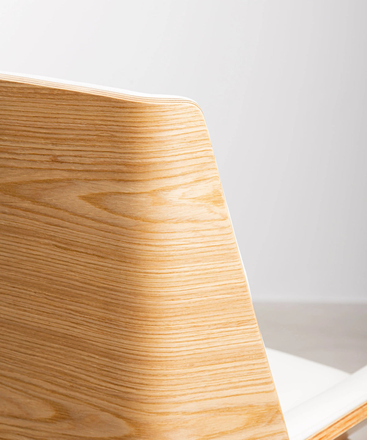 Chaise de salle à manger en bois et similicuir Lyssa