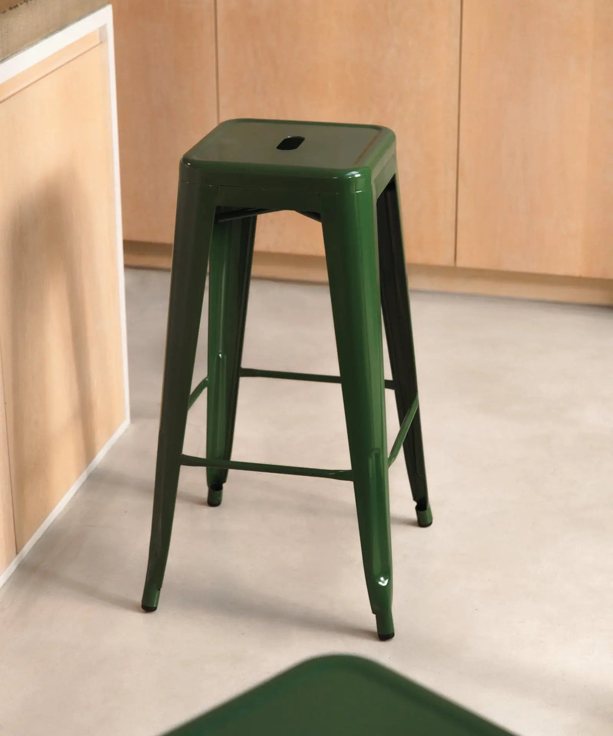 Tabouret haut en métal Tolik