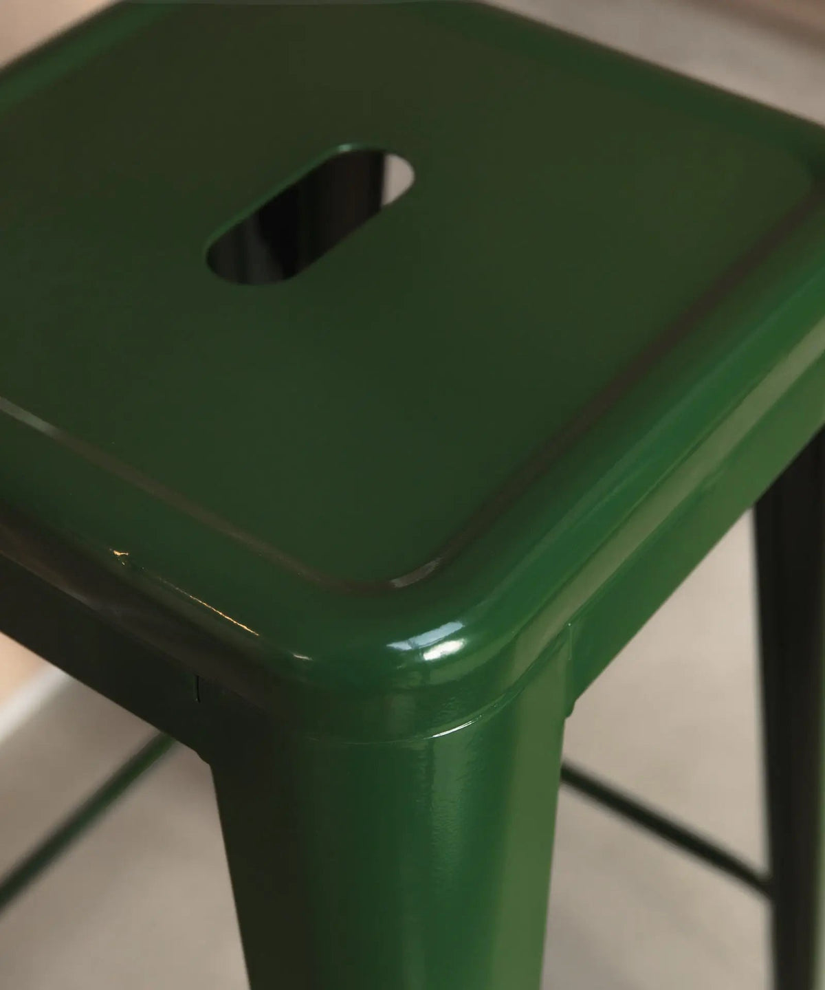 Tabouret haut en métal Tolik