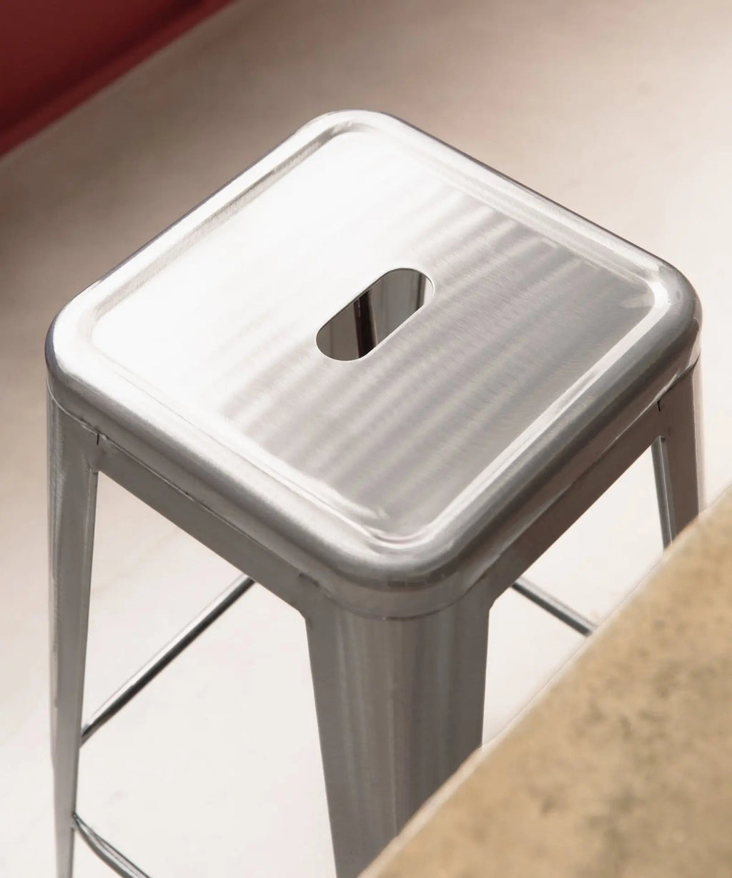 Tabouret haut en métal Tolik - Polished Edition