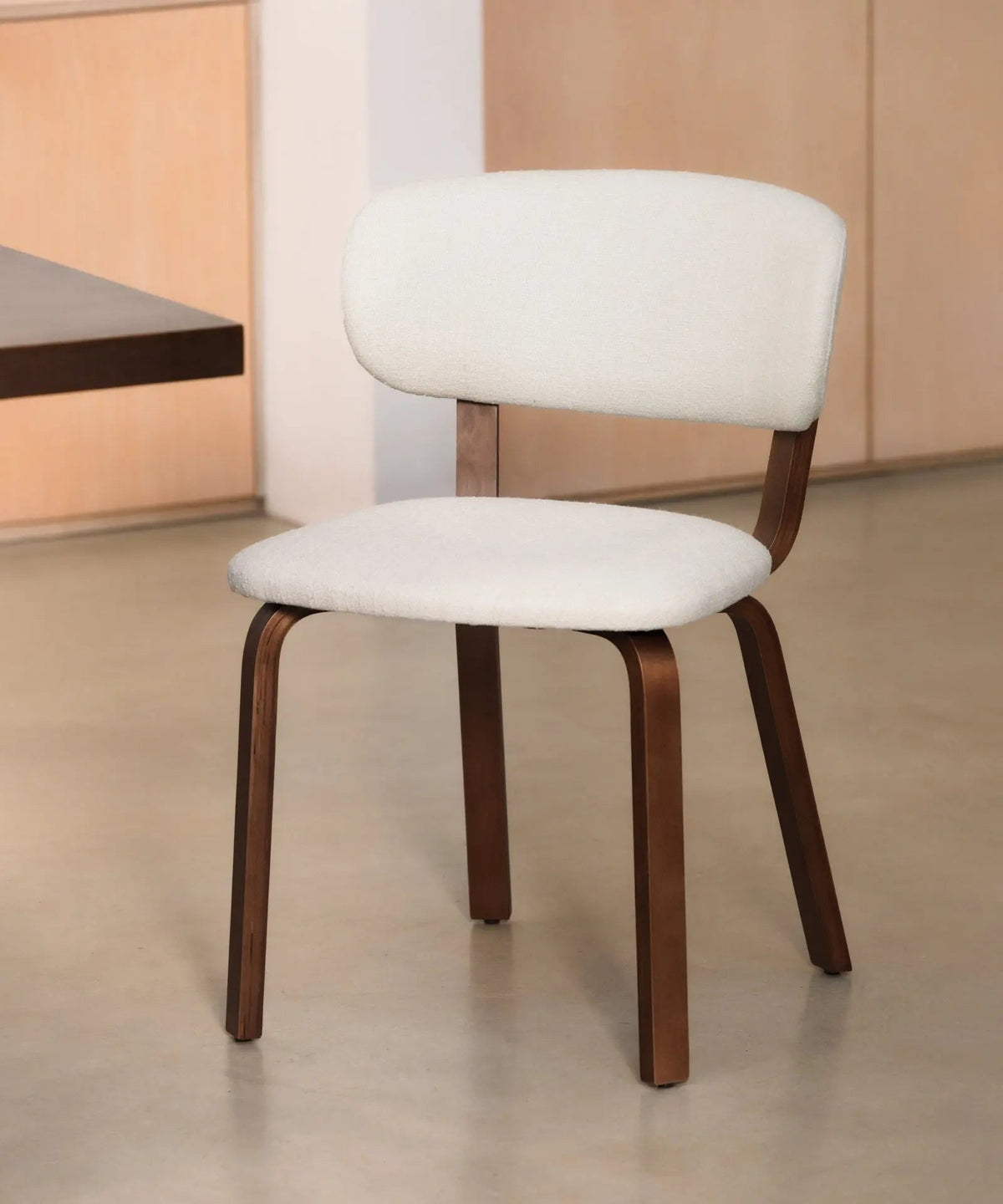Chaise de salle à manger en bois et rembourrée Benton