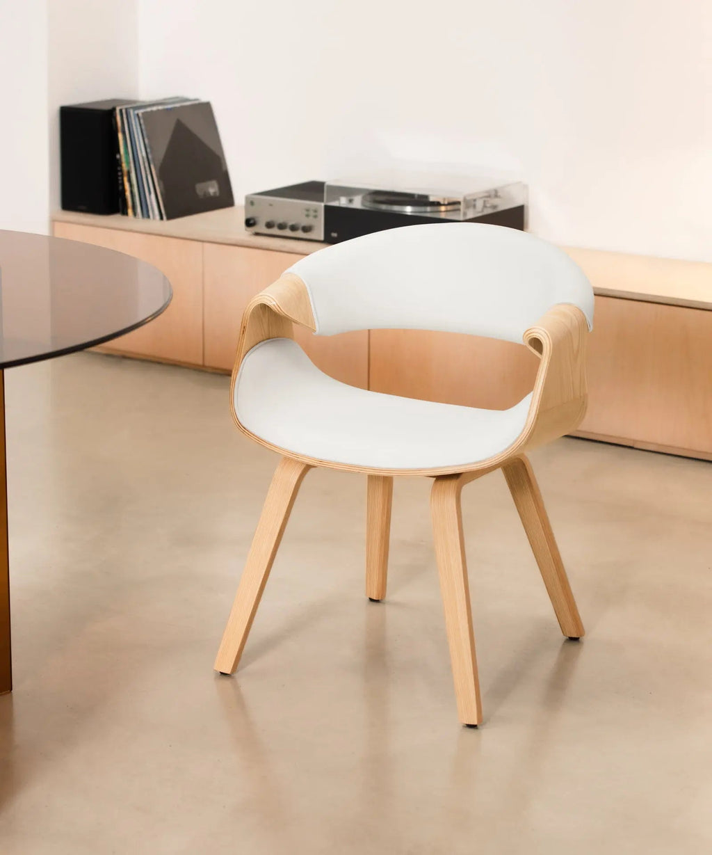 Chaise de salle à manger en bois et similicuir Binsa