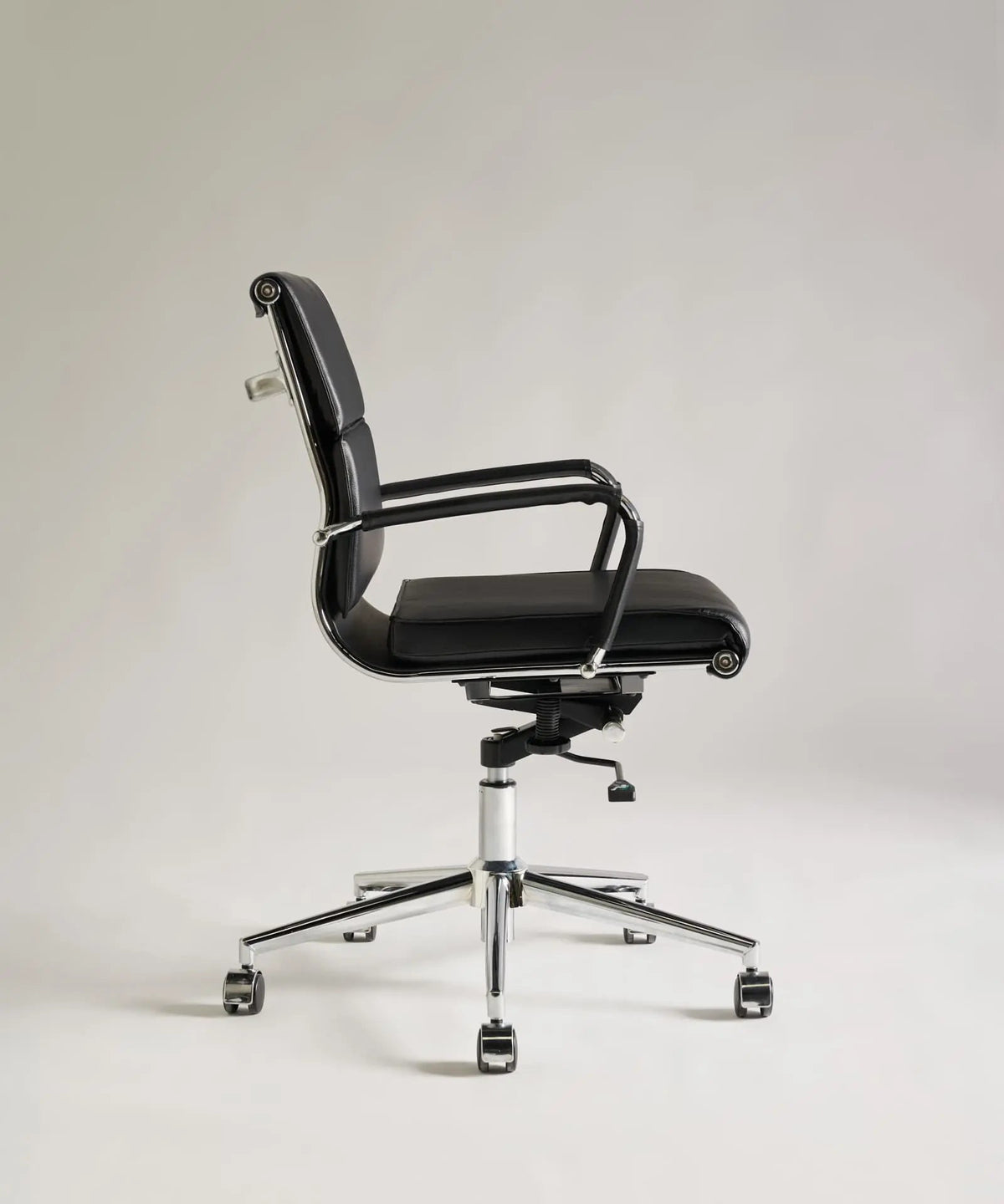 Chaise de bureau en similicuir Low Back Kane