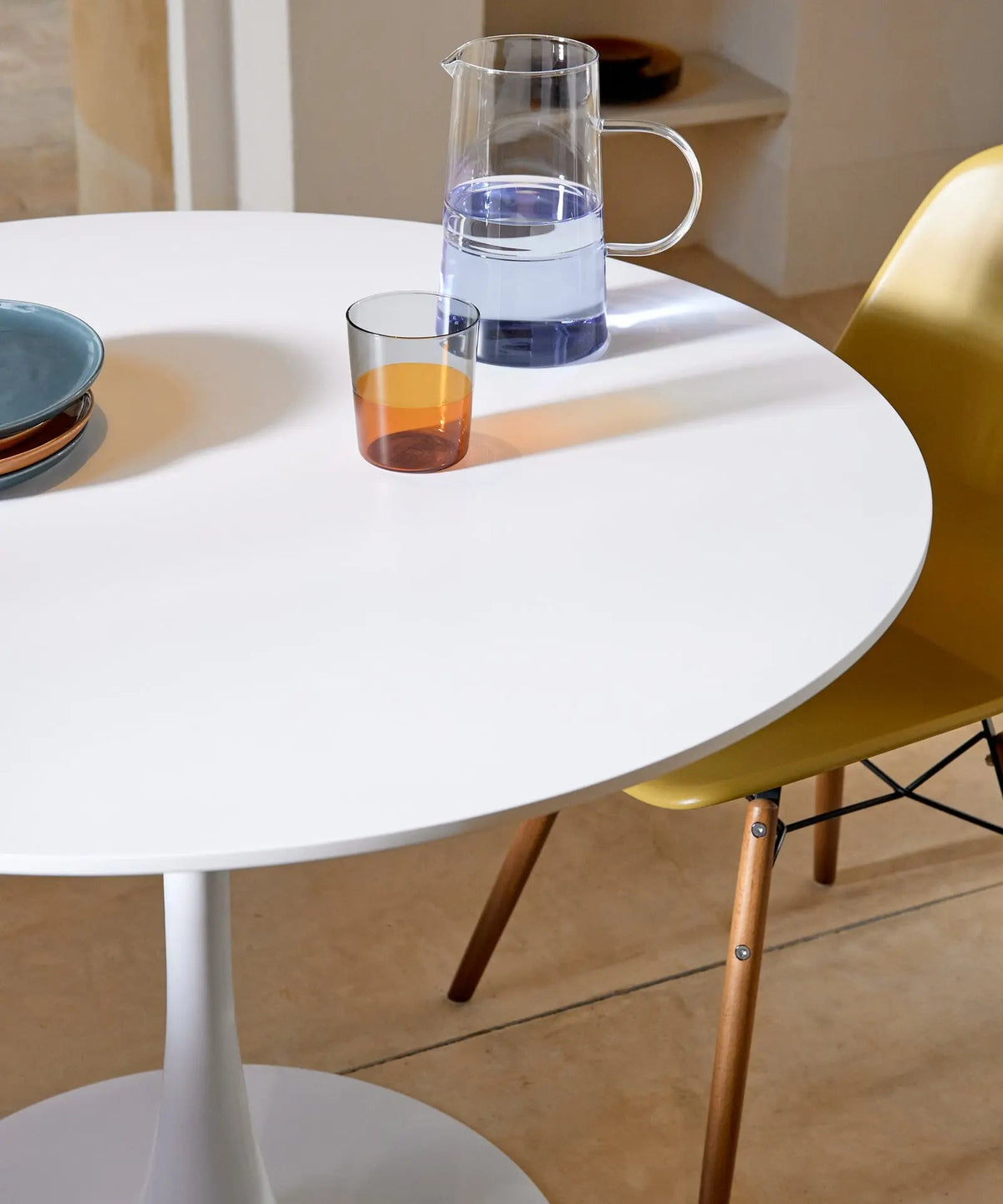 Table ronde en métal et fibre de verre Tulia (100 cm)