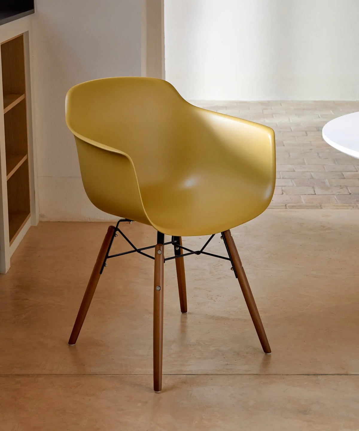 Chaise en Polypropylène et Bois avec Accoudoirs Elon Arms