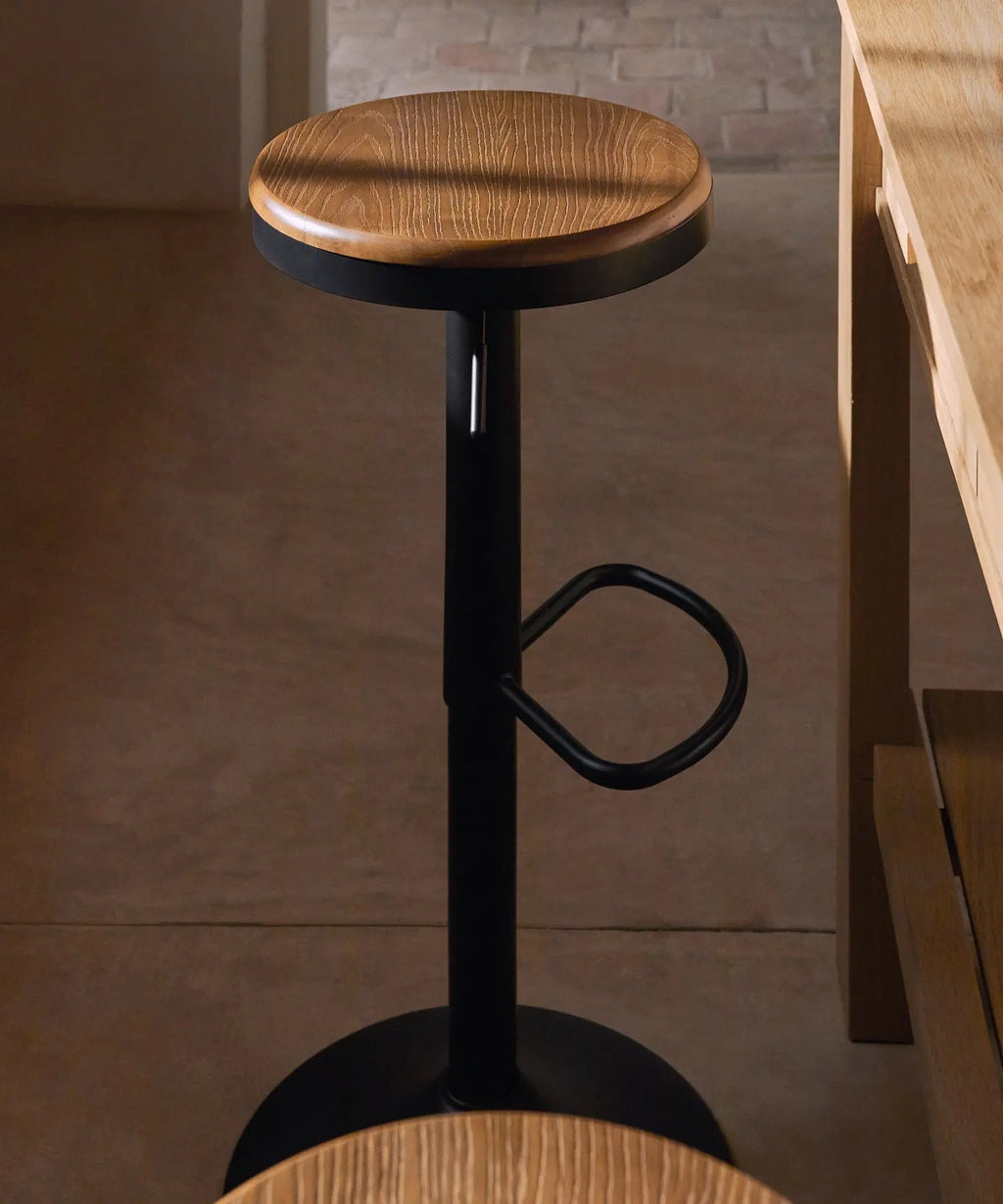 Tabouret de Bar Réglable en Acier et Bois Oslo