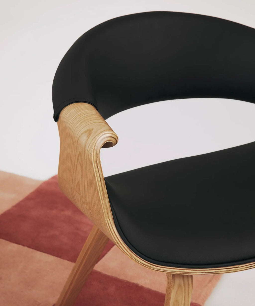 Chaise de salle à manger en bois et similicuir Binsa
