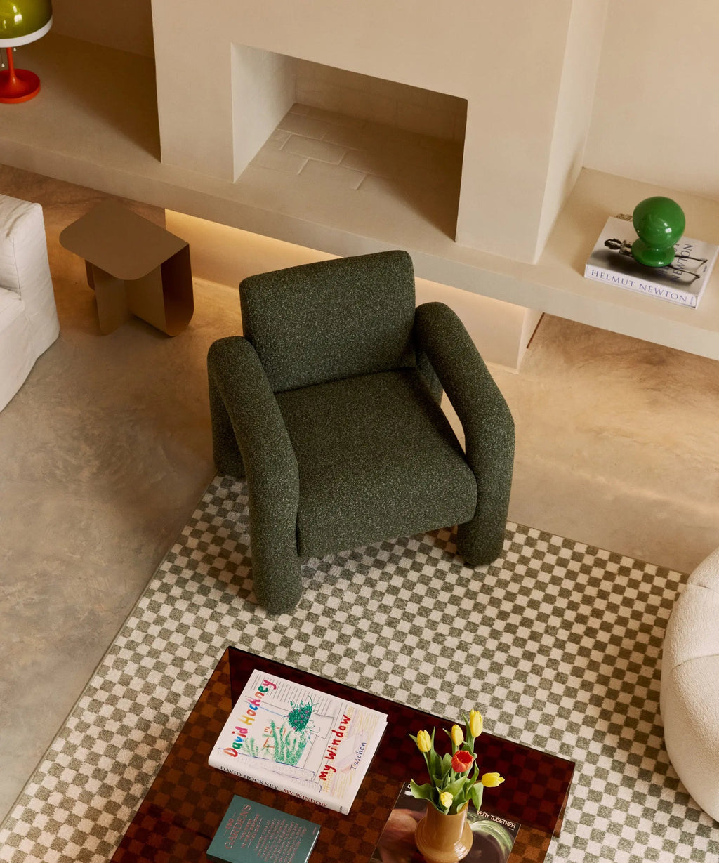 Fauteuil en tissu bouclé avec accoudoirs Cloud
