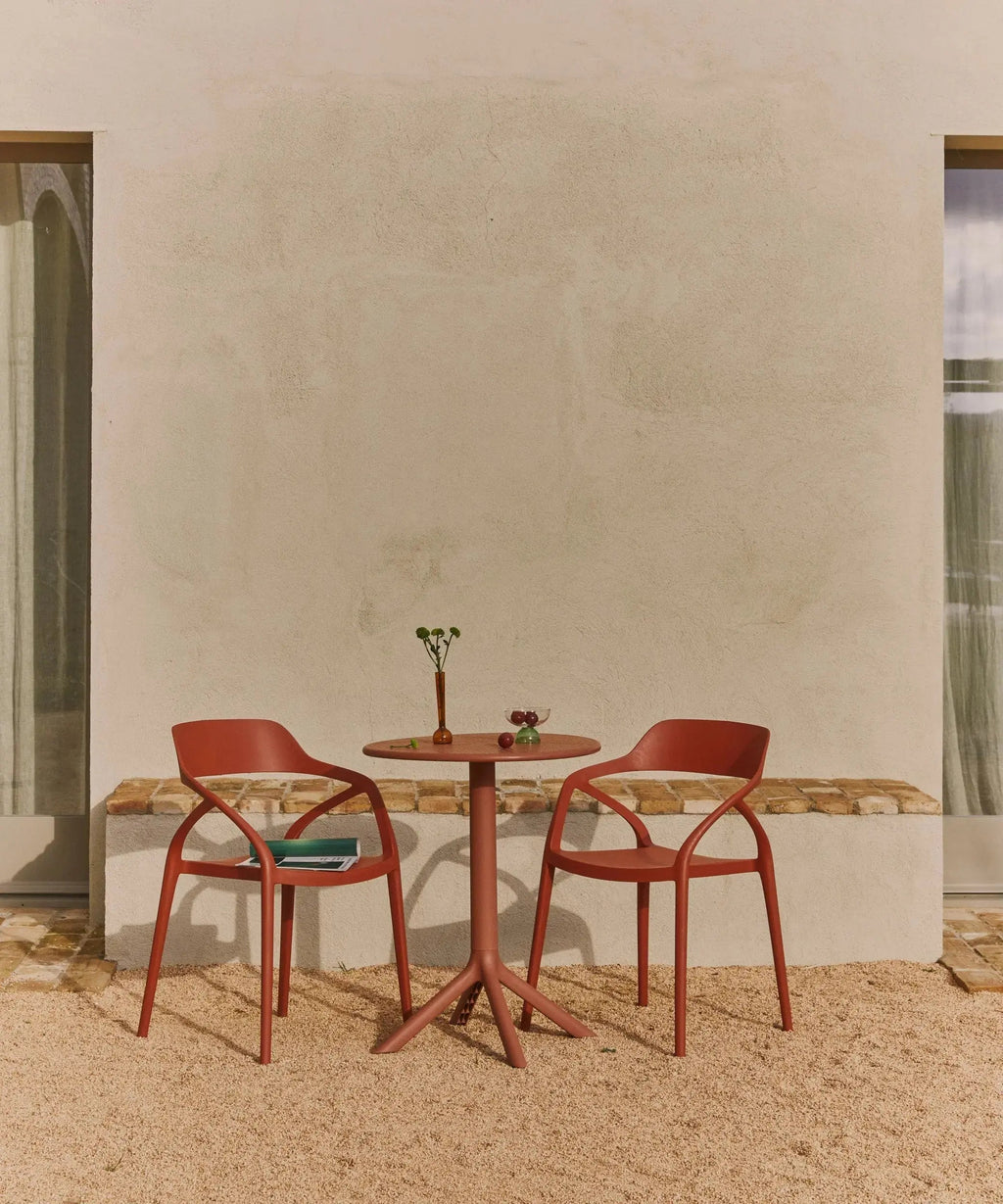 Chaise empilable Grace en polypropylène - Édition Limitée