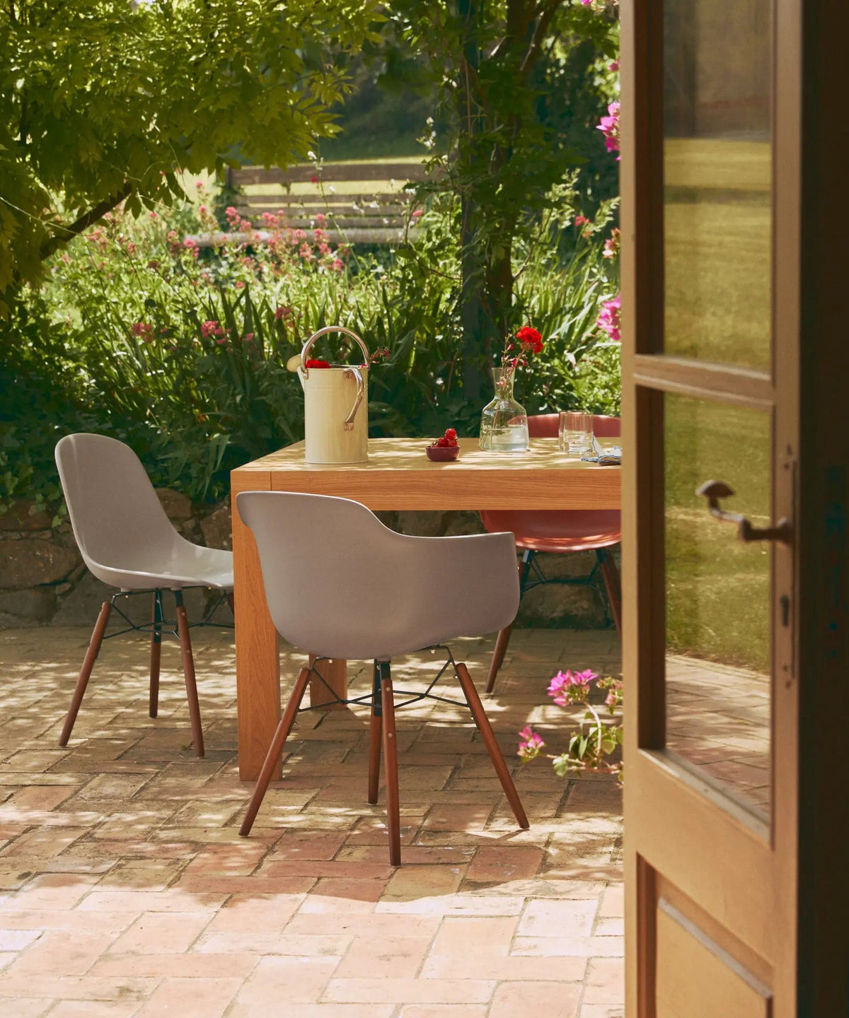 Chaise de salle à manger en polypropylène et bois Elon