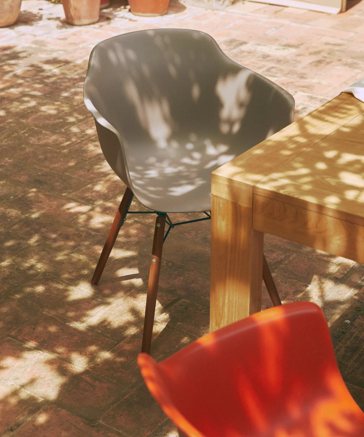 Chaise en Polypropylène et Bois avec Accoudoirs Elon Arms