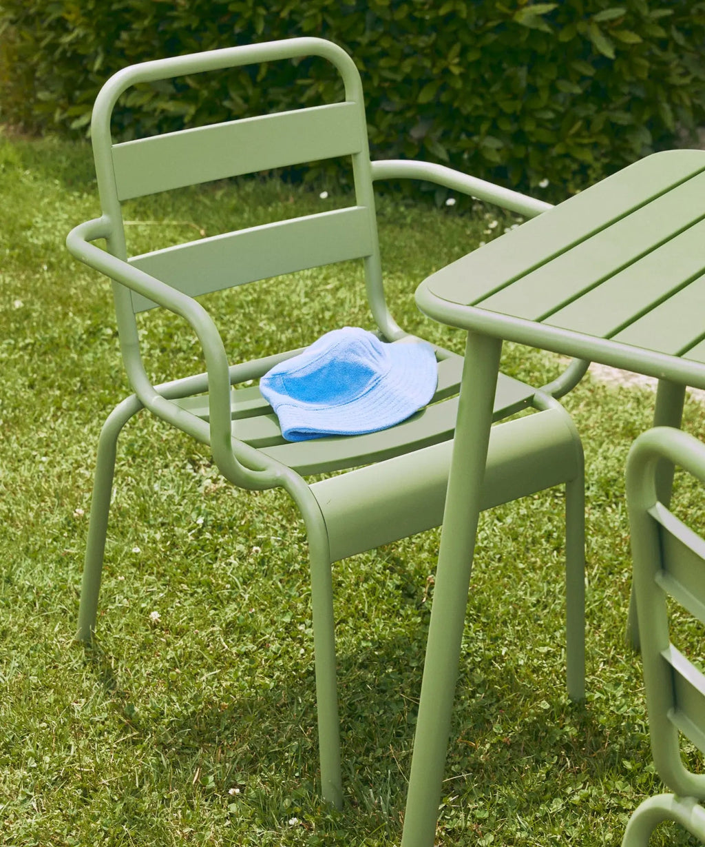 Chaise en métal d’extérieur avec accoudoirs Bora
