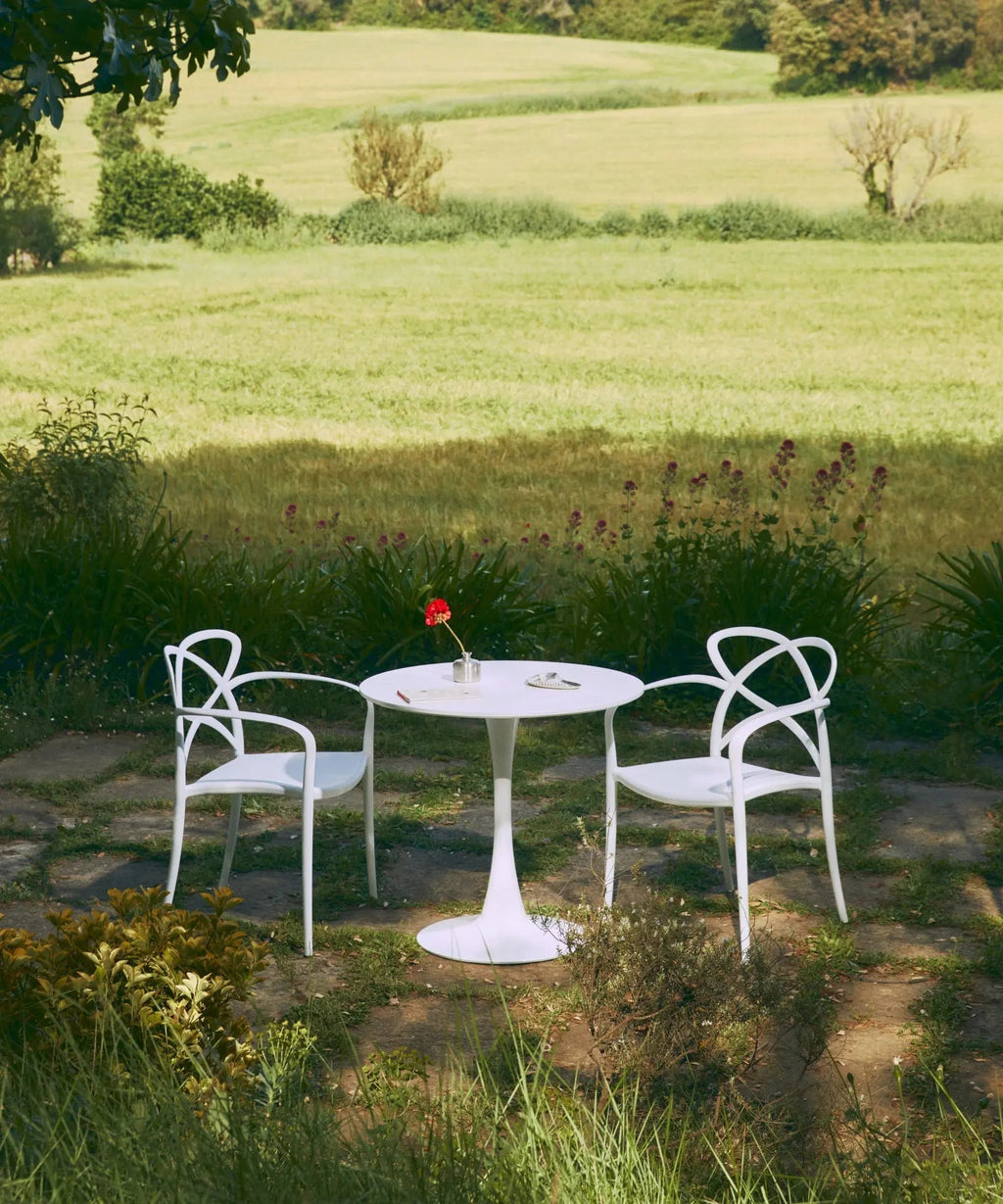 Table ronde Tulia en métal et fibre de verre (80 cm)