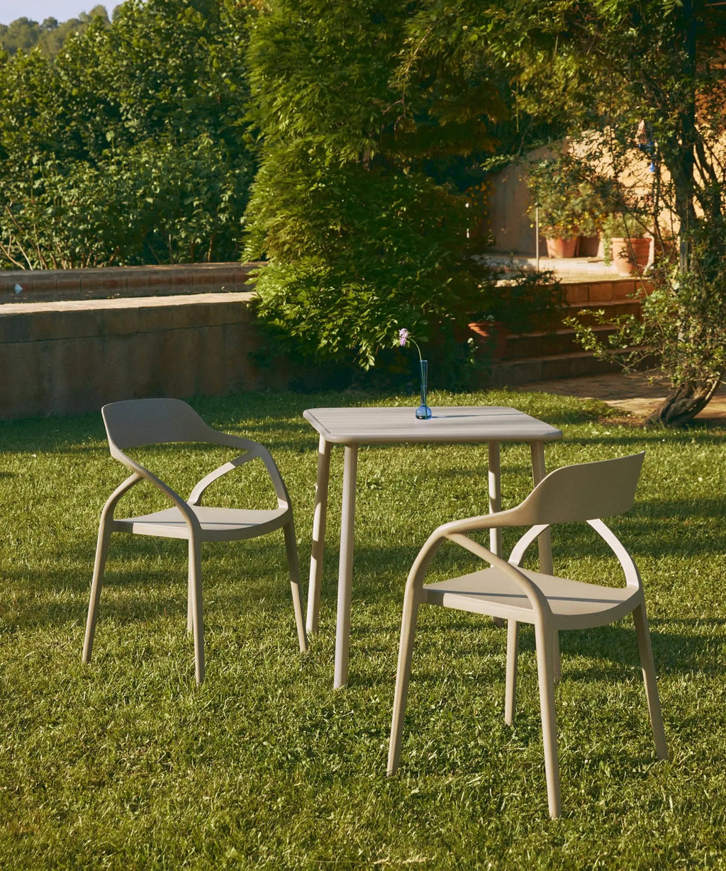 Chaise en polypropylène avec accoudoirs Grace