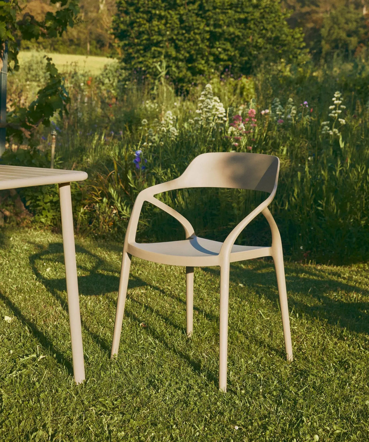 Chaise en polypropylène avec accoudoirs Grace