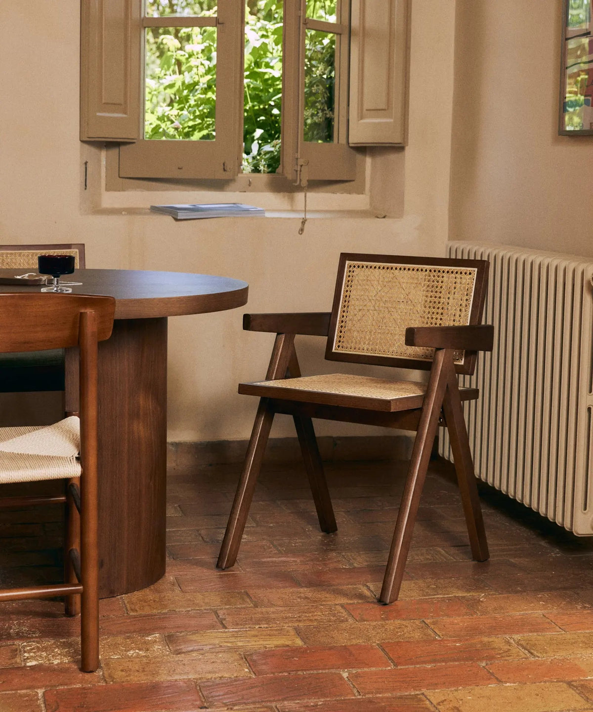 Chaise de salle à manger en bois et rotin avec accoudoirs Chiara Arms