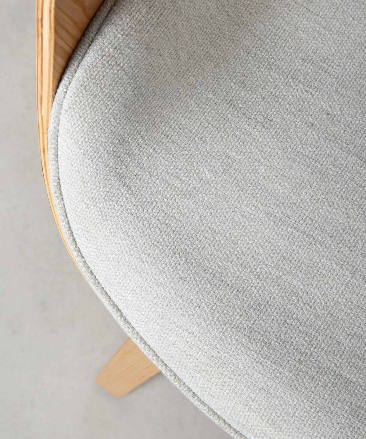 Chaise de salle à manger en bois et similicuir Binsa