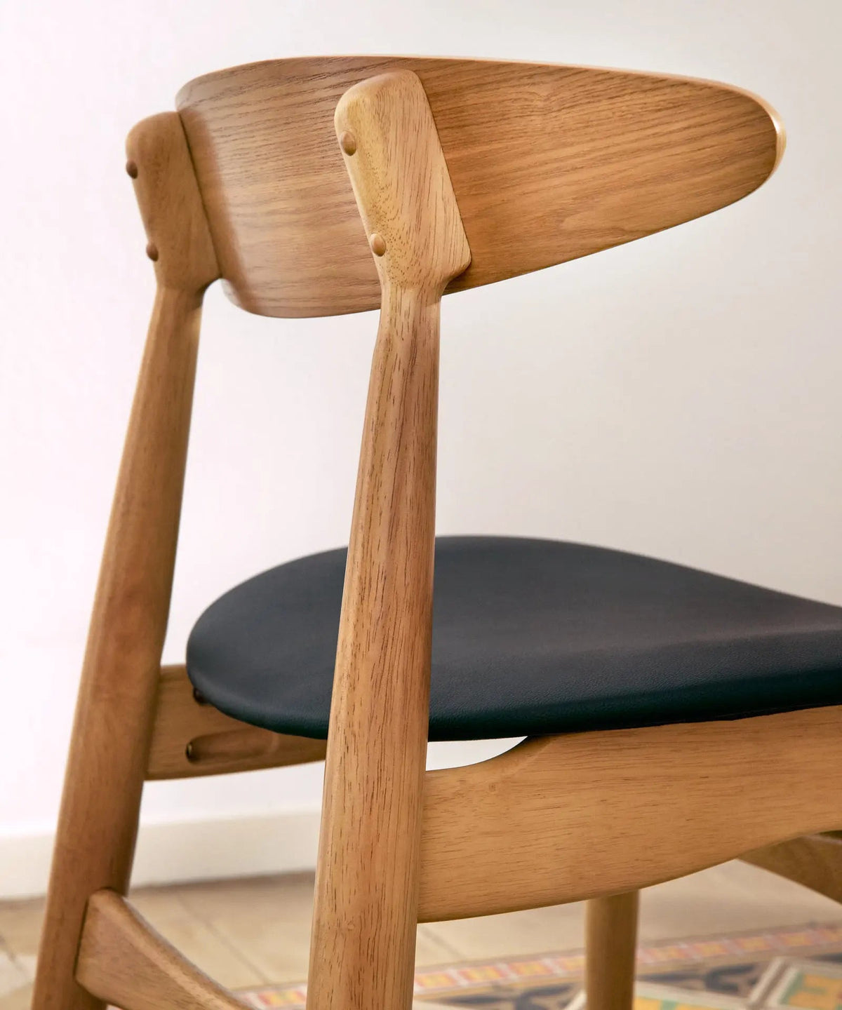 Chaise de salle à manger en bois rembourrée Kyoto