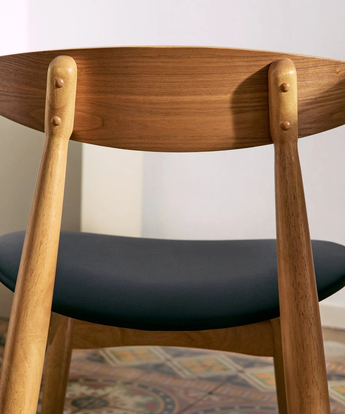 Chaise de salle à manger en bois rembourrée Kyoto