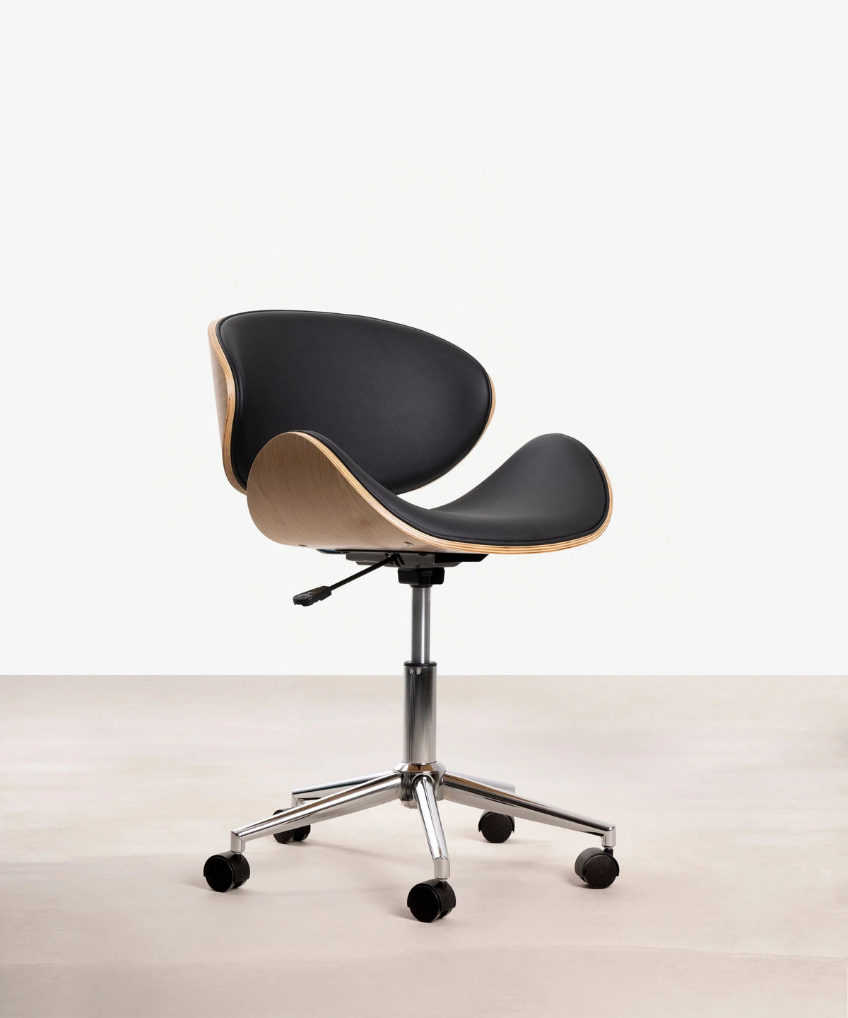 Chaise de bureau en similicuir et bois Shelley