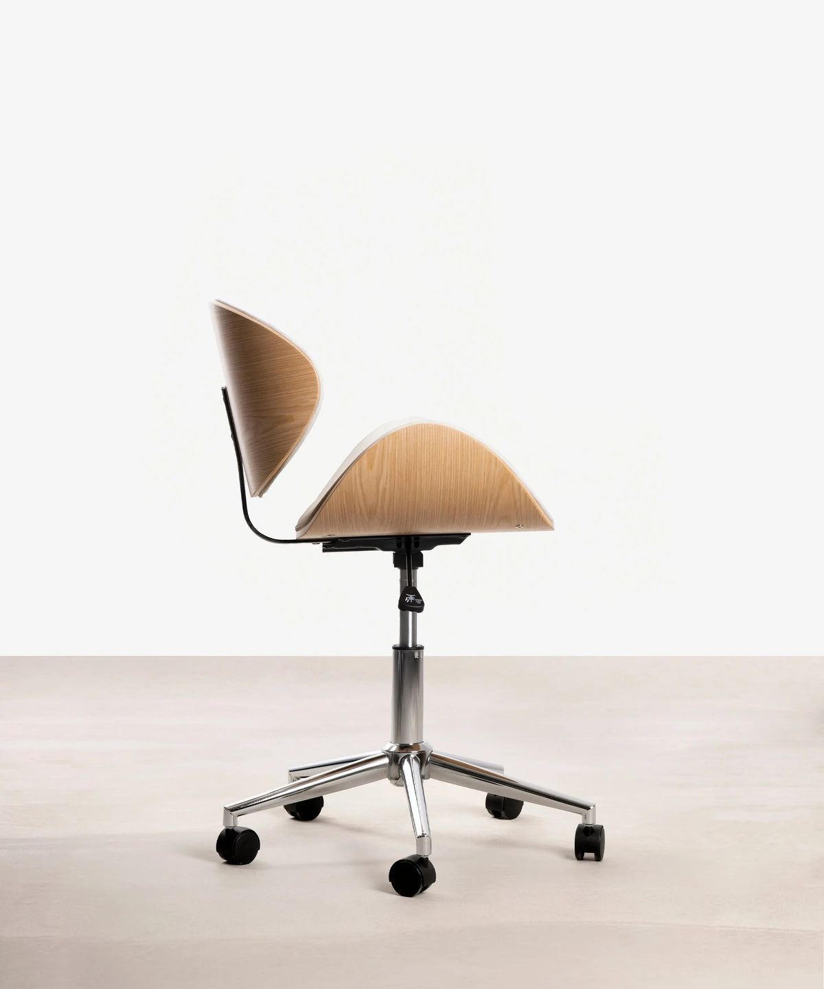 Chaise de bureau en similicuir et bois Shelley