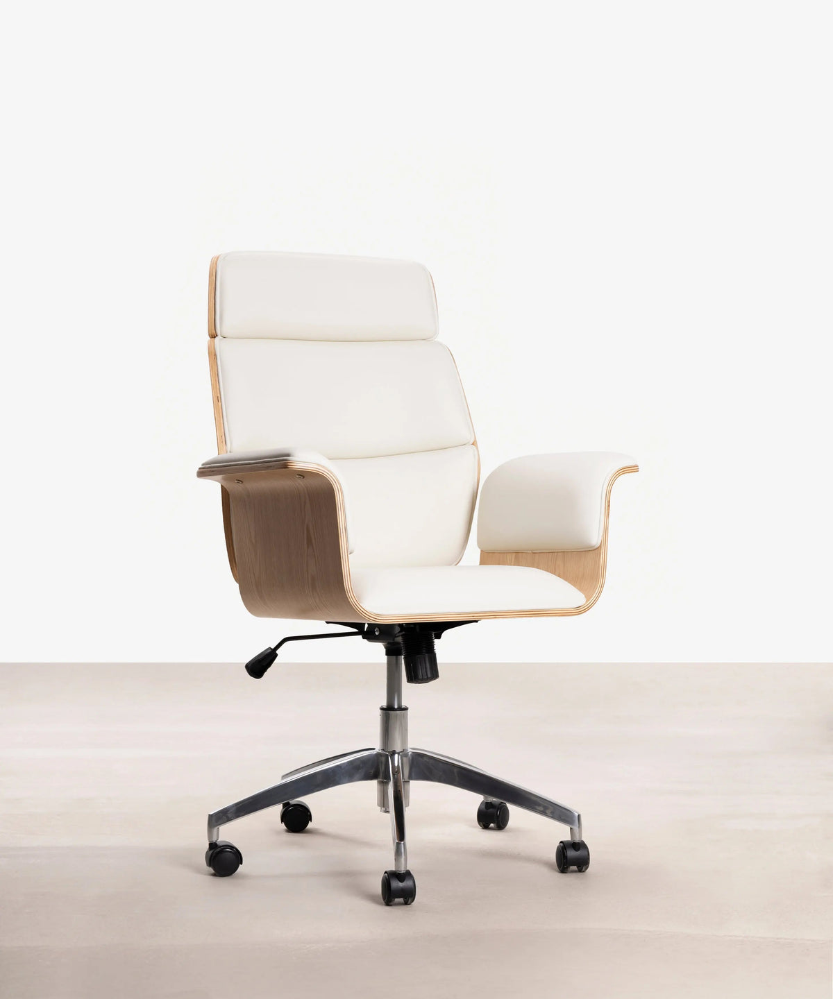 Chaise de bureau en similicuir et bois Shiro