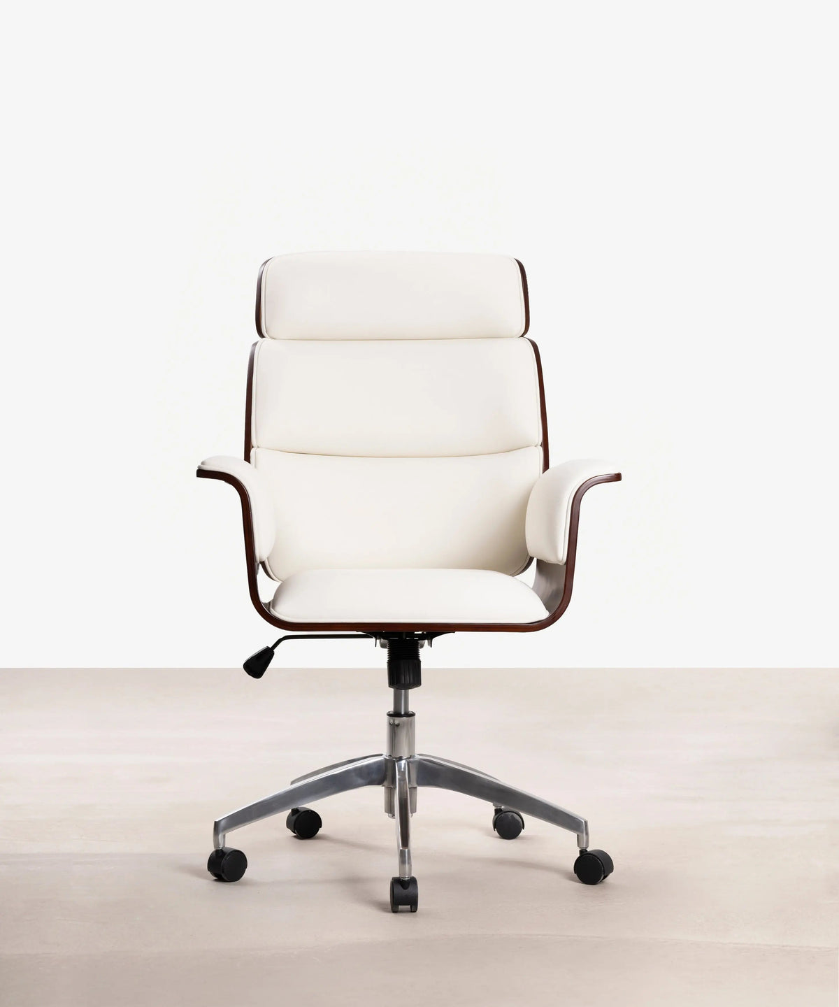 Chaise de bureau en similicuir et bois Shiro