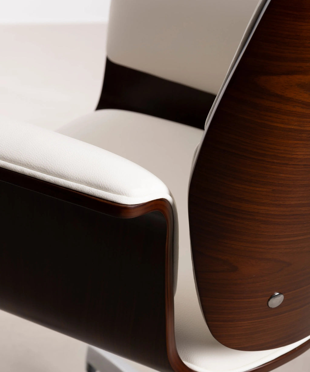 Chaise de bureau en similicuir et bois Shiro