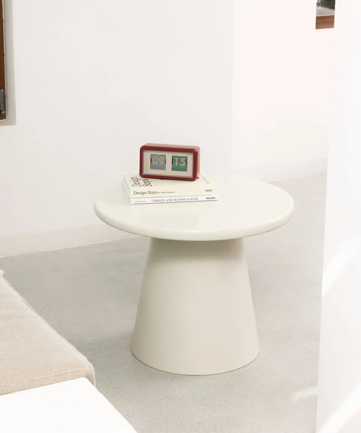 Table d'appoint ronde en microciment Eren (60 cm)