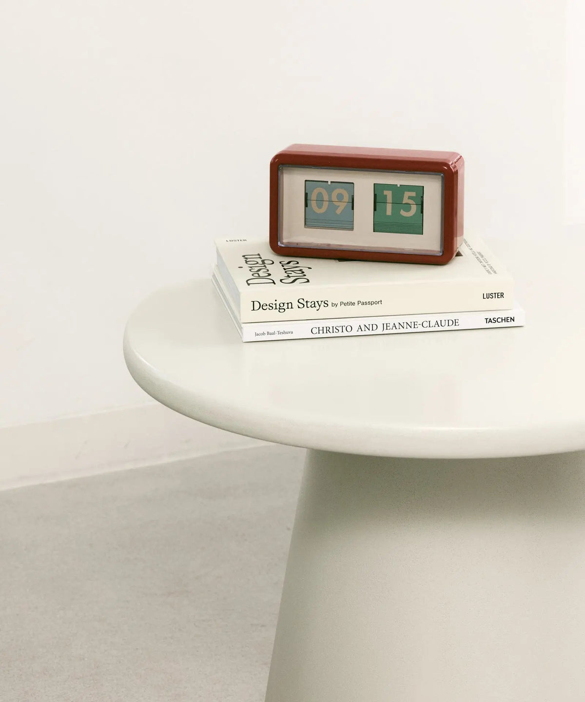 Table d'appoint ronde en microciment Eren (60 cm)