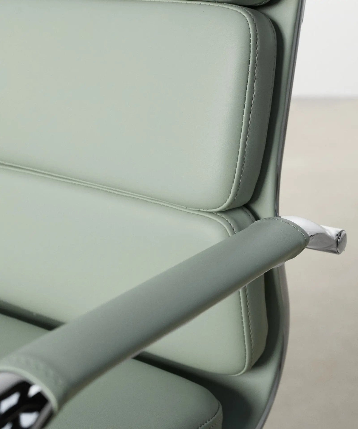 Chaise de bureau en similicuir Low Back Adalia - Color Edition