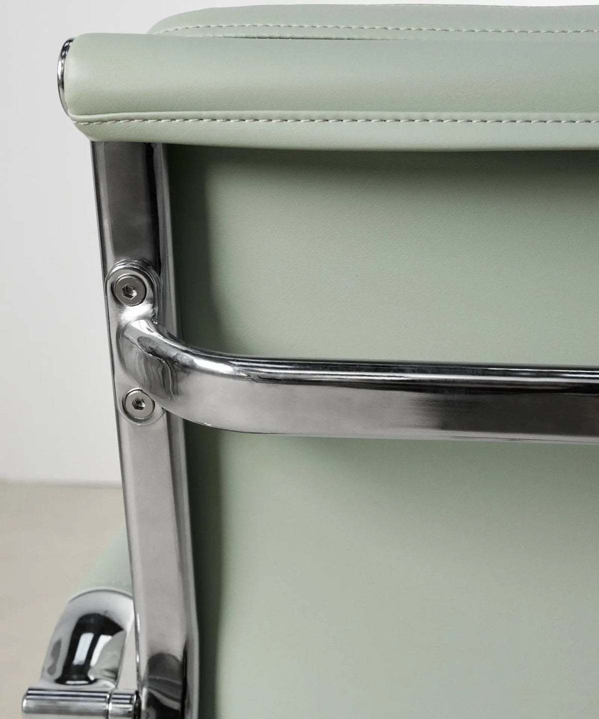 Chaise de bureau en similicuir Low Back Adalia - Color Edition
