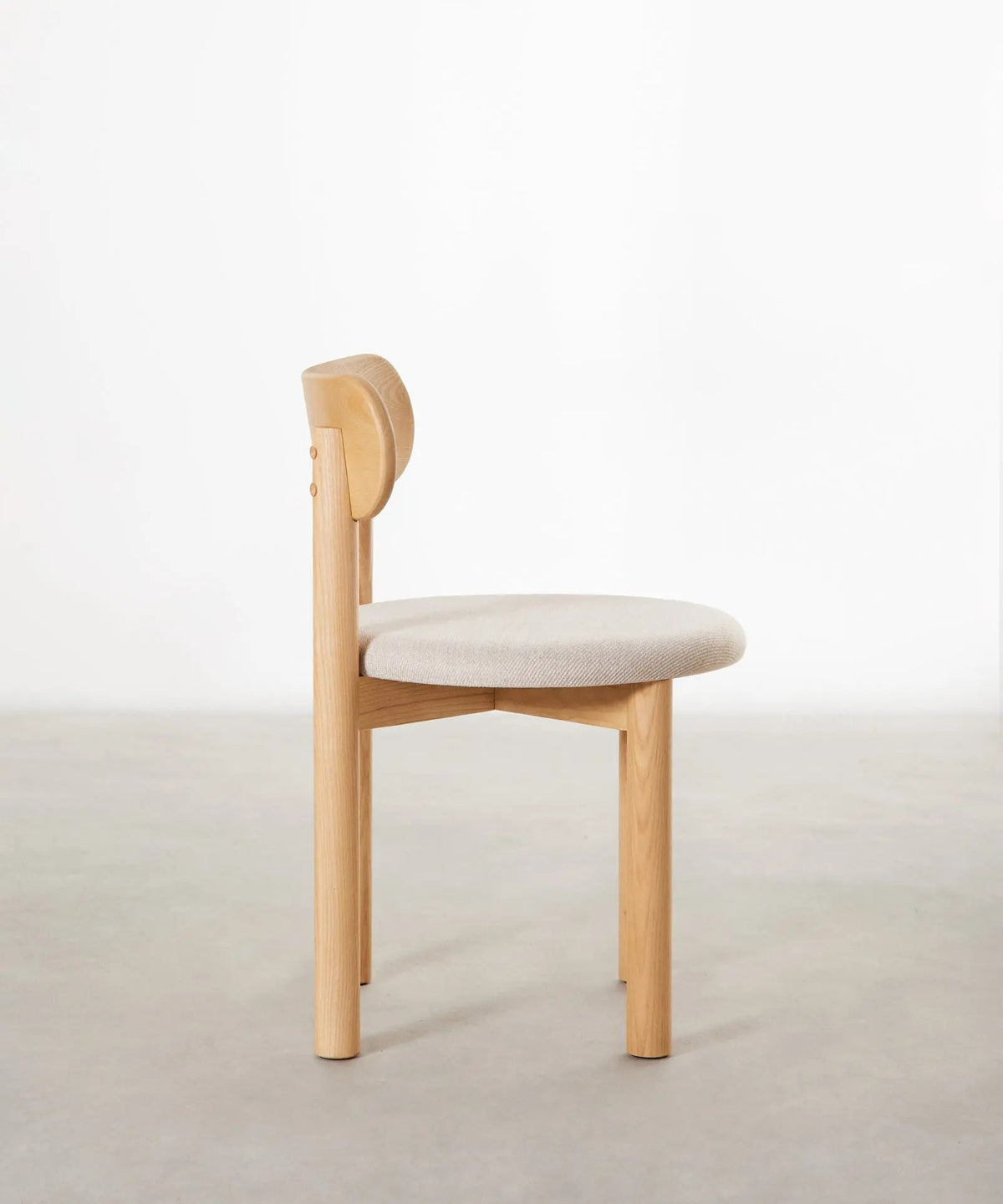 Chaise de salle à manger en bois rembourrée Bianca