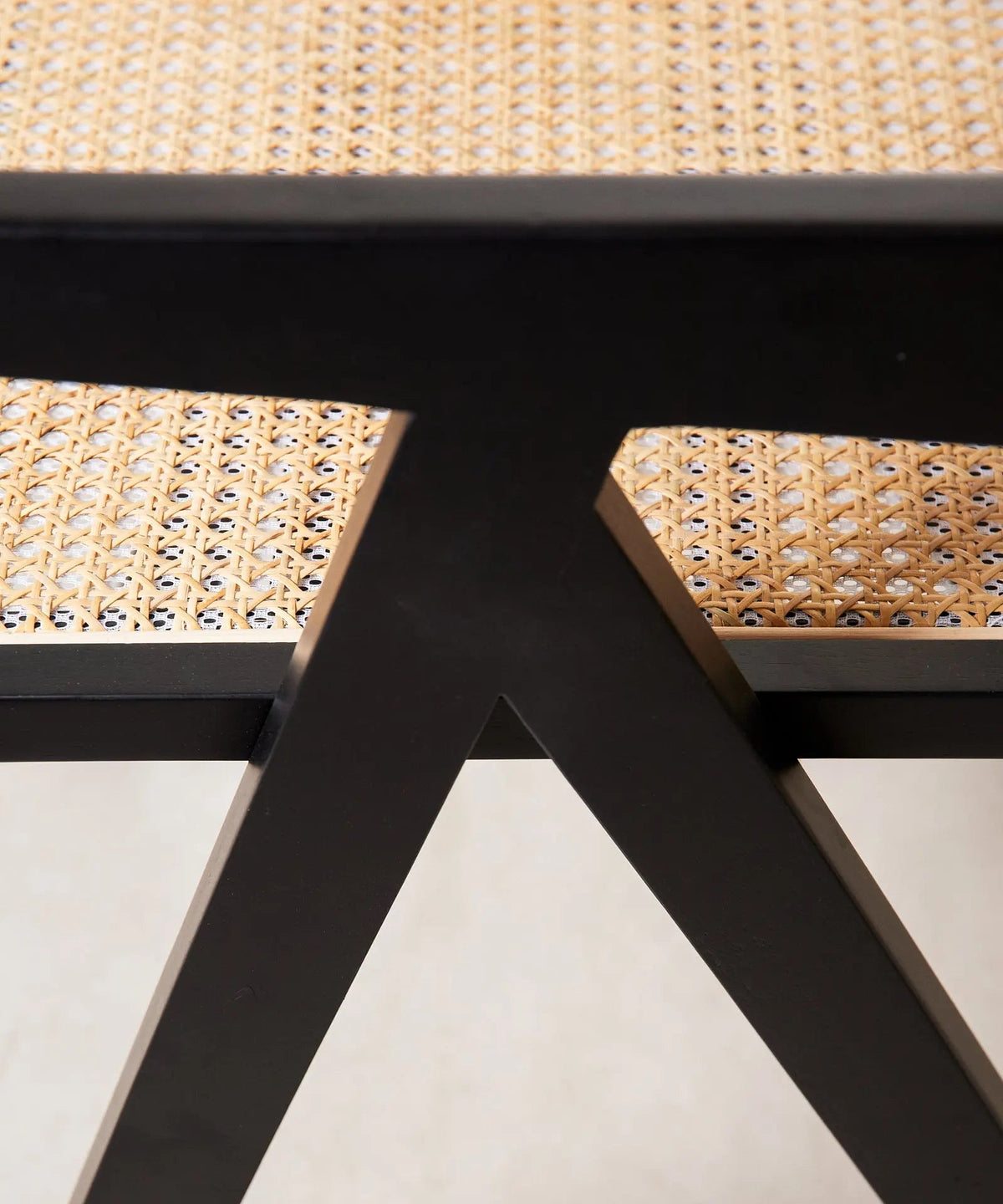 Chaise de salle à manger en bois et rotin avec accoudoirs Chiara Arms