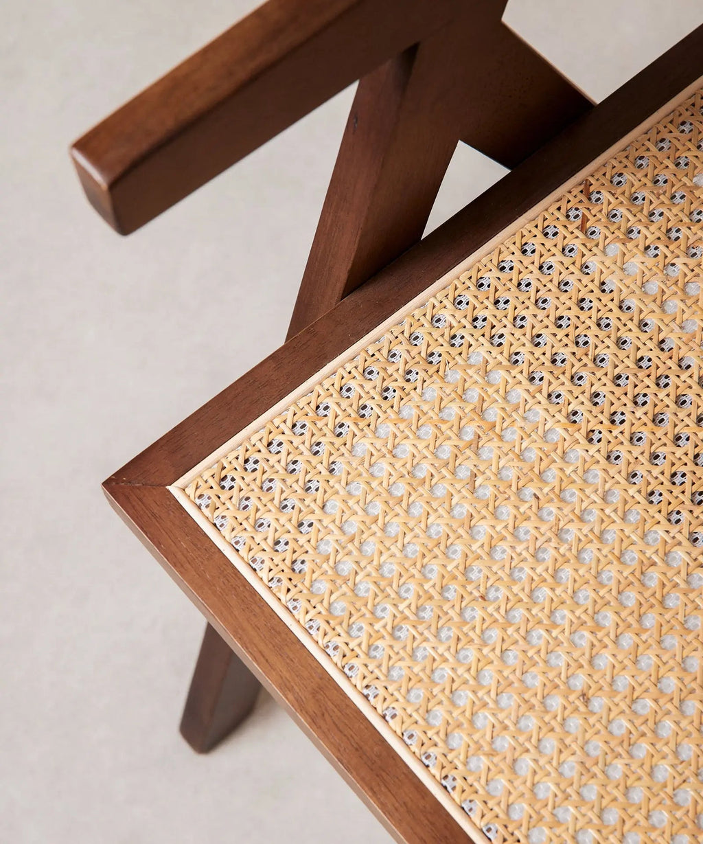 Chaise de salle à manger en bois et rotin avec accoudoirs Chiara Arms