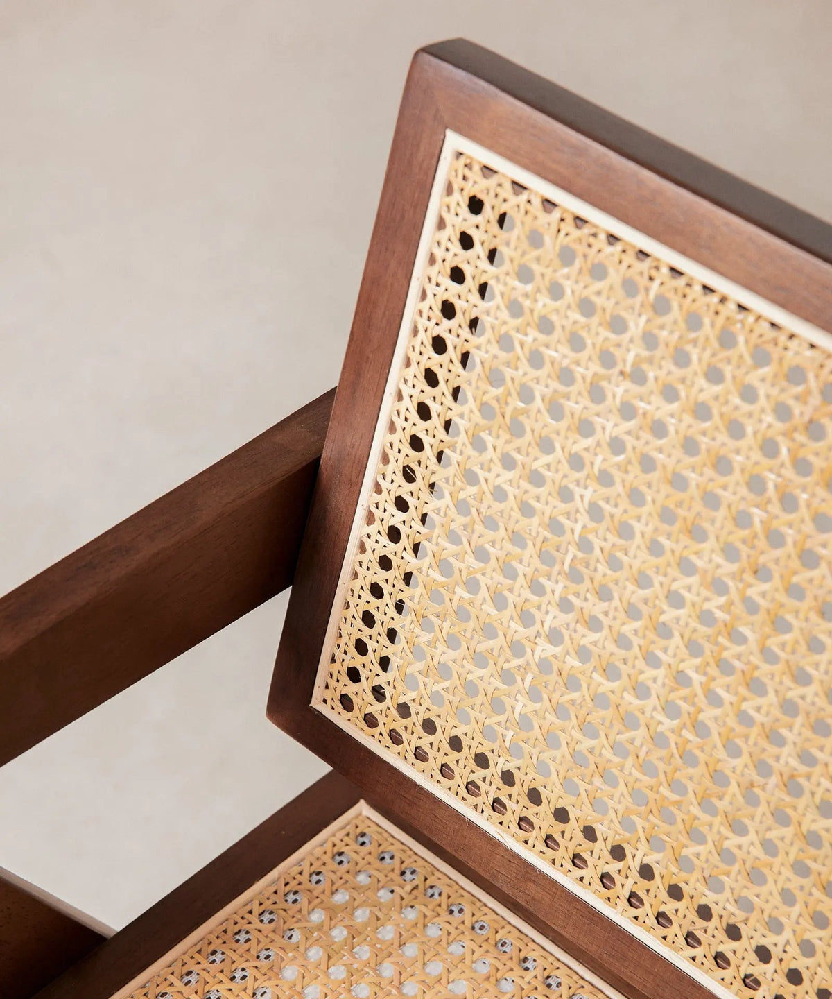 Chaise de salle à manger en bois et rotin avec accoudoirs Chiara Arms