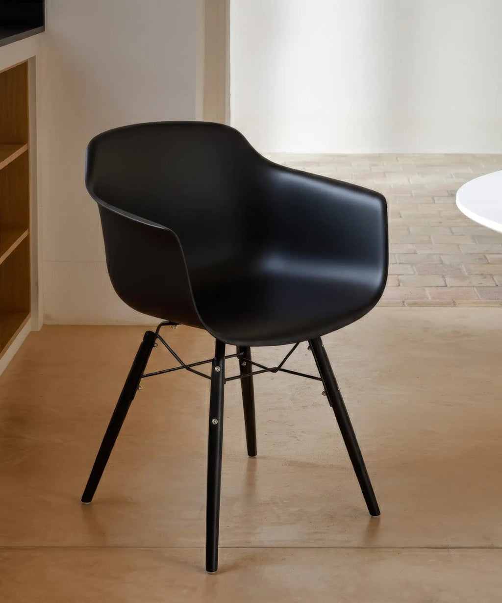 Chaise en Polypropylène et Bois avec Accoudoirs Elon Arms
