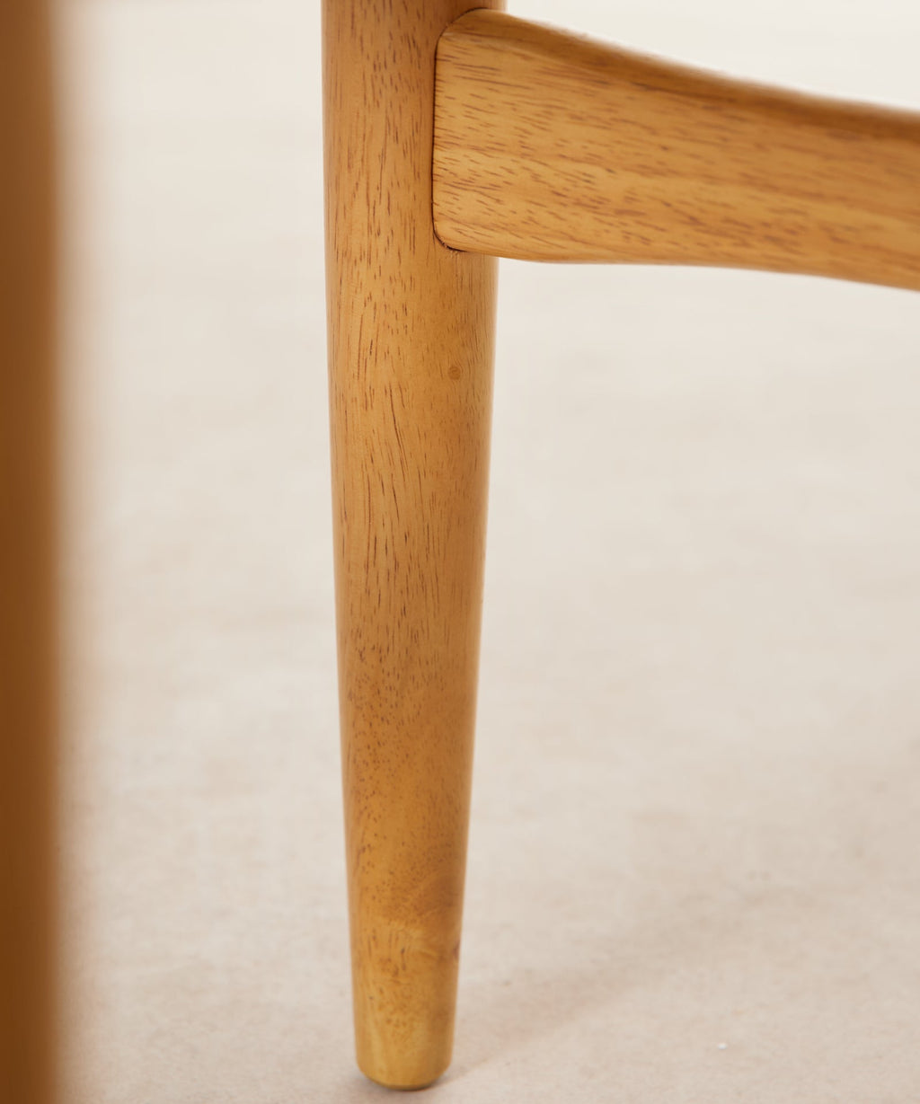 Chaise de salle à manger en bois rembourrée Flora