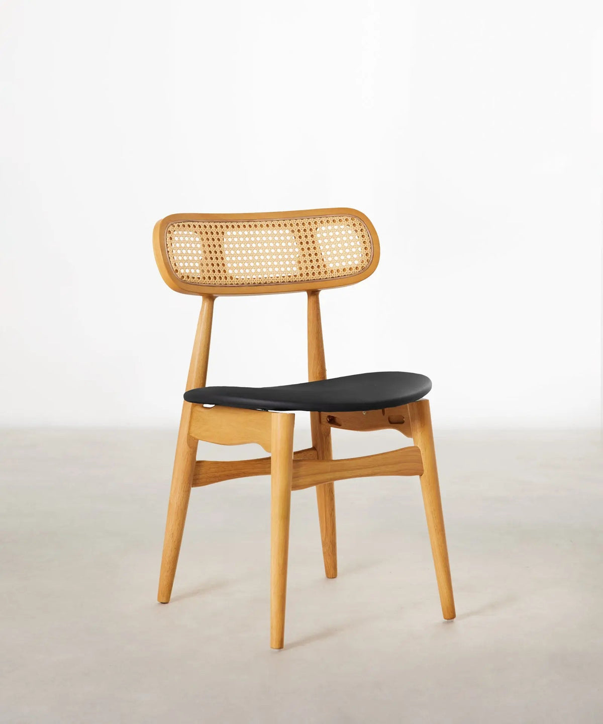 Chaise de salle à manger en bois rembourrée Flora